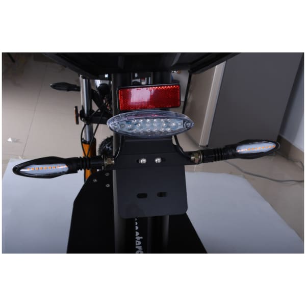 Elektrická koloběžka X-Scooters XR04-černá-zadní světla